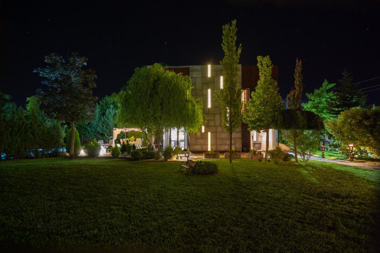 Kubiq Residence Giarmata Buitenkant foto