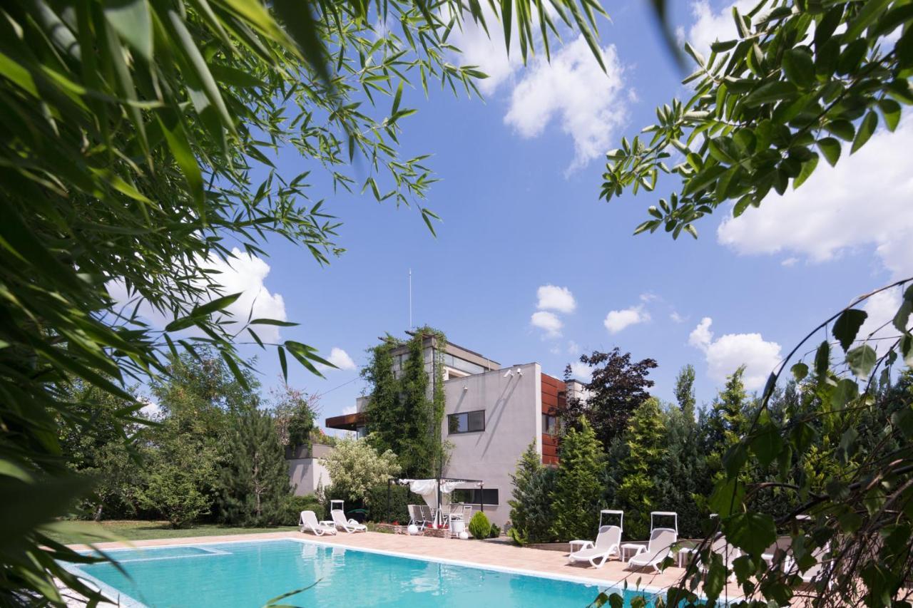 Kubiq Residence Giarmata Buitenkant foto